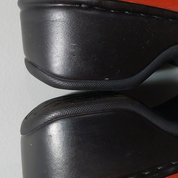 Clark's Leather Slip On Shoes Clogs Size 6 M - Picture 12 of 13